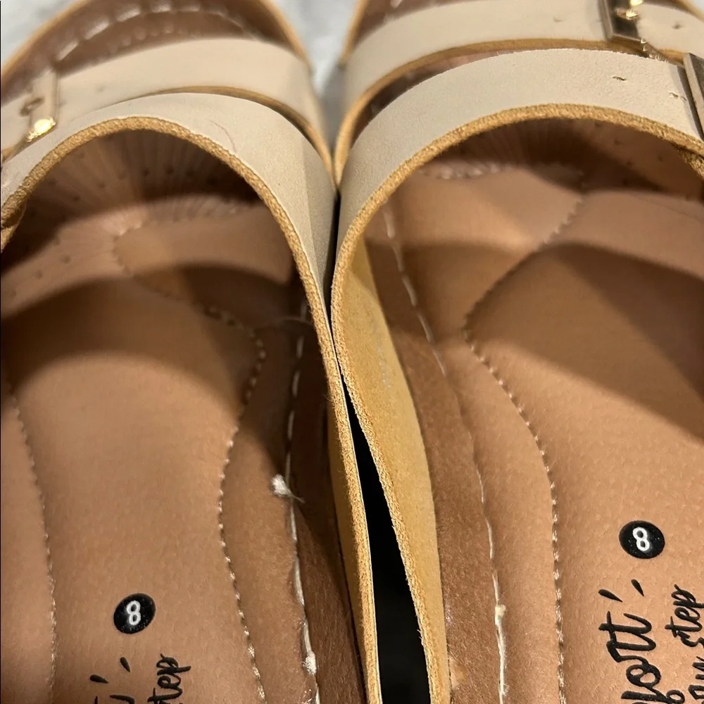 UNBRANDED WOMENS DOUBLE BUCKLE STRAP SANDALS CREAM SZ 8